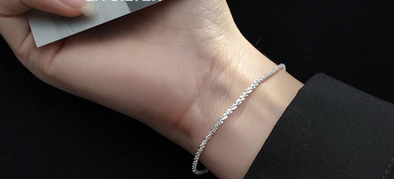 [TIPS] 3 Bước Làm Sạch Trang Sức Bạc Đơn Giản Tại Nhà