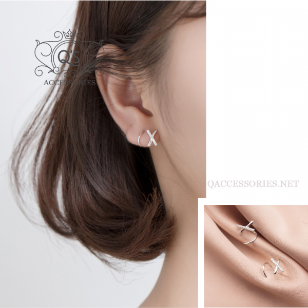 HELIX Khuyên tai bạc cuộn chữ X đính đá S925