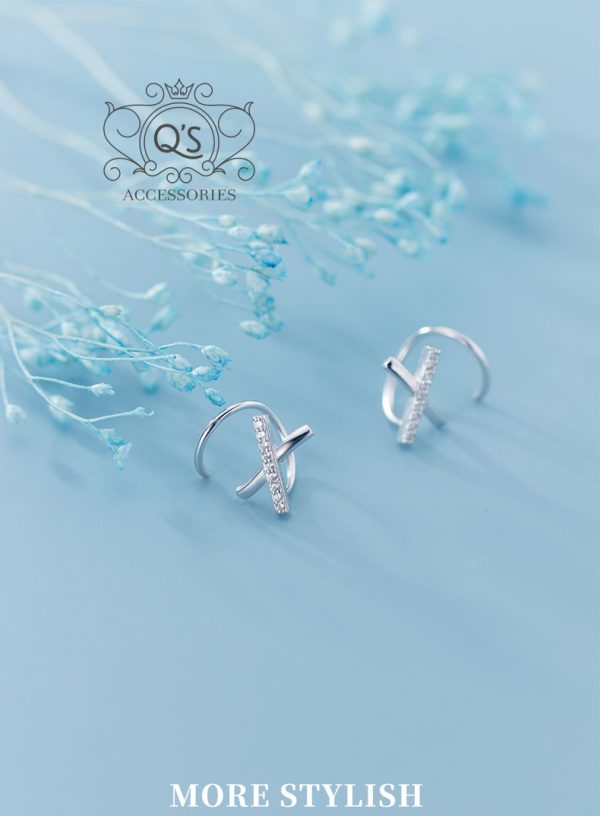 HELIX Khuyên tai bạc cuộn chữ X đính đá S925